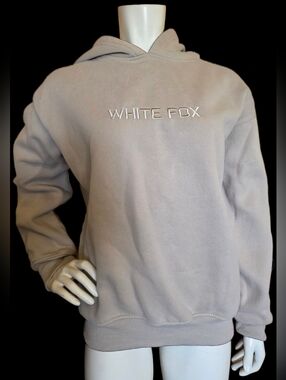 💛 79. White Fox Women's Size XS/S Oversized Hoodie